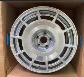 Кованые диски Ju-Tuning 9087 серебристый R18 5x112 на Audi A4-A8/Q7, VW