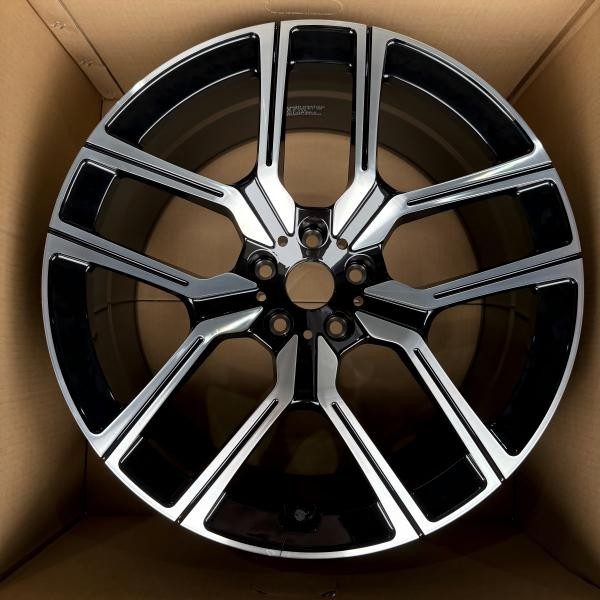 Кованые диски Ju-Tuning 03040 чёрный глянец R19 5x112 на BMW G-серии, X3-X7