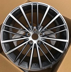 Кованые диски Ju-Tuning HJ0138 чёрный глянец R19 5x120 на BMW 3/5/7, X5/X6
