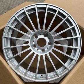 Кованые диски Ju-Tuning HJ0202 мелкозернистое серебро R19 5x120 / 5x112 на BMW 3/5/7, X5/X6
