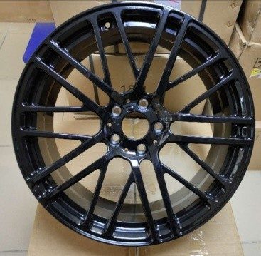 Кованые диски Ju-Tuning HJ476 чёрный глянец R20 5x120 на BMW 3/5/7, X5/X6