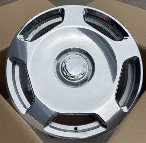 Кованые диски Ju-Tuning HJ0013 чёрный глянец R19–R21 5x112 на Mercedes C/E/S, GLC, GLE
