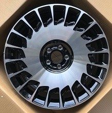 Кованые диски Ju-Tuning HJ0007 чёрный глянец R17–R20 5x112 на Mercedes C/E/S, GLC, GLE