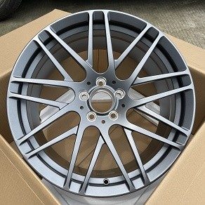 Кованые диски Ju-Tuning HJ0040 серебристый R19 5x112 на Mercedes C/E/S, GLC, GLE