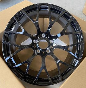Кованые диски Ju-Tuning HJ0200 чёрный глянец R19 5x112 на Mercedes C/E/S, GLC, GLE