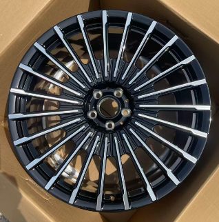 Кованые диски Ju-Tuning HJ0317 чёрный глянец R22 5x112 на Mercedes C/E/S, GLC, GLE