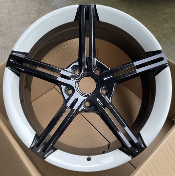 Кованые диски Ju-Tuning HJ0073 чёрный глянец R18–R22 5x112 / 5x120 / 5x130 / 5x108 на Porsche Cayenne, Panamera