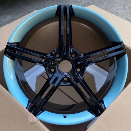Кованые диски Ju-Tuning HJ0073 чёрный глянец R18–R22 5x112 / 5x120 / 5x130 / 5x108 на Porsche Cayenne, Panamera — фото 2