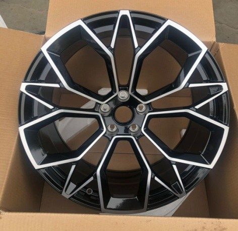 Кованые диски Ju-Tuning HJ1032 чёрный мат R20 5x112 на Porsche Cayenne, Panamera