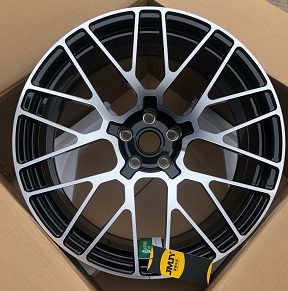 Кованые диски Ju-Tuning LH011 чёрный глянец R20 5x112 на Porsche Cayenne, Panamera