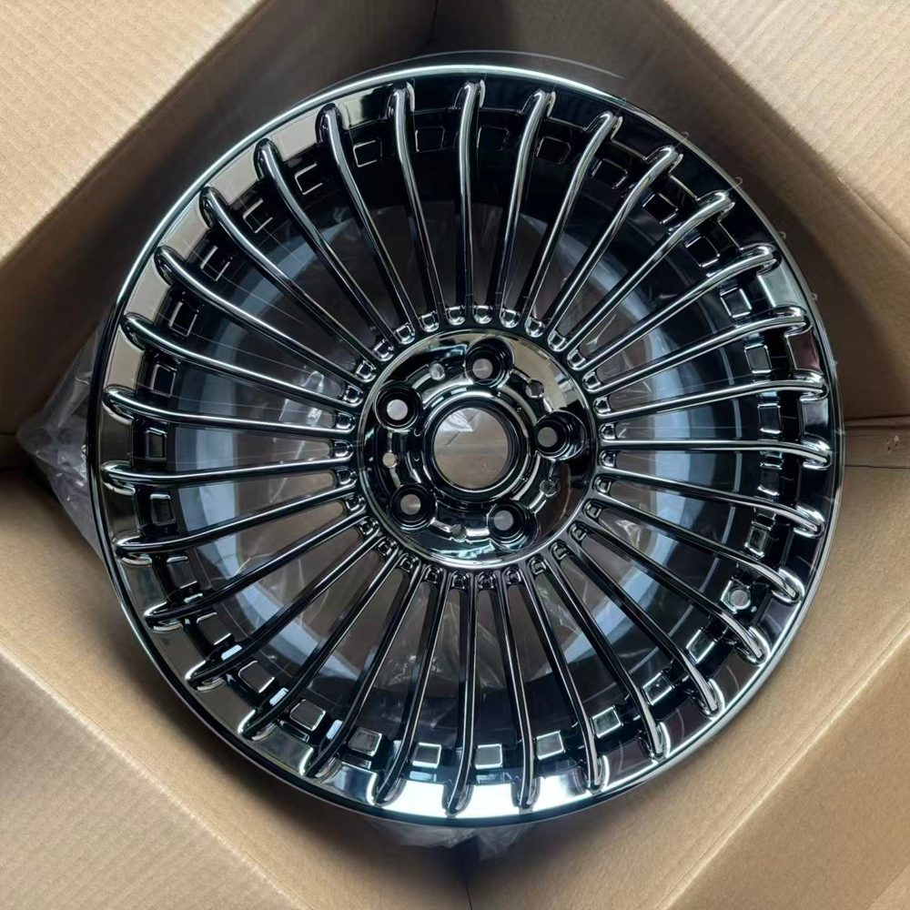 Кованые диски Ju-Tuning HJ0561 чёрный глянец R18 5x115 на Cadillac Escalade, Lincoln