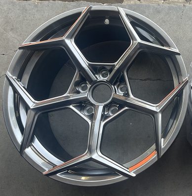 Кованые диски Ju-Tuning HJ0065 чёрный глянец повышенного блеска R18 5x115 / 5x120 на Cadillac Escalade, Lincoln
