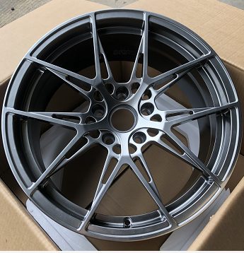 Кованые диски Ju-Tuning HJ0066 чёрный глянец повышенного блеска R18 5x115 на Cadillac Escalade, Lincoln