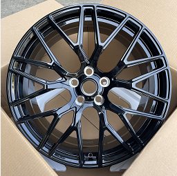 Кованые диски Ju-Tuning HJ0098 чёрный глянец R20–R22 5x120 на Range Rover, Defender