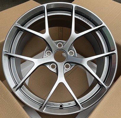 Кованые диски Ju-Tuning HJ0035 чёрный глянец повышенного блеска R18–R19 5x112 / 5x114.3