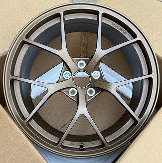 Кованые диски Ju-Tuning HJ0017 чёрный глянец R18–R20 5x108 / 5x112 / 5x120 / 5x114.3 — фото 3