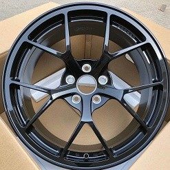 Кованые диски Ju-Tuning 1098 чёрный глянец R19 5x112