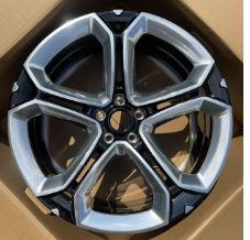Кованые диски Ju-Tuning HJ0547 чёрный глянец полированная лицевая часть R19–R21 5x114.3 на AITO, Li Auto, Xiaomi, Zeekr