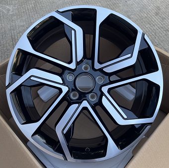 Кованые диски Ju-Tuning HJ0120 чёрный глянец R20–R21 5x120 на AITO, Li Auto, Xiaomi, Zeekr