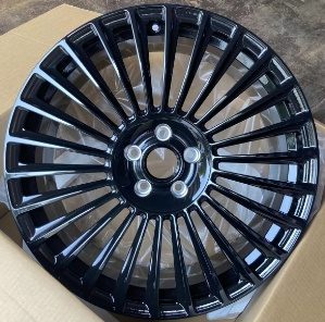 Кованые диски Ju-Tuning HJ0124 чёрный глянец R21–R22 5x120 на AITO, Li Auto, Xiaomi, Zeekr
