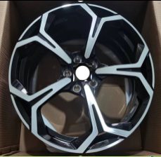 Кованые диски Ju-Tuning HJ0366 чёрный глянец R20–R21 5x120 на AITO, Li Auto, Xiaomi, Zeekr
