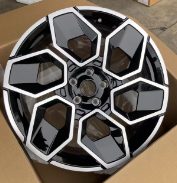 Кованые диски Ju-Tuning HJ0455 чёрный глянец R21–R22 5x120 на AITO, Li Auto, Xiaomi, Zeekr