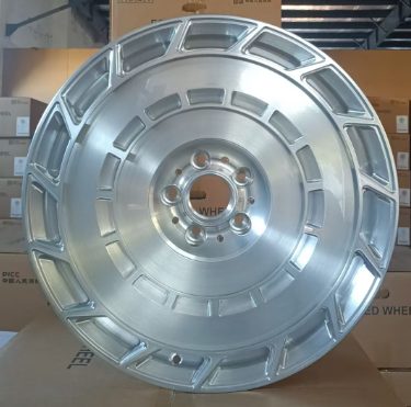 Кованые диски Ju-Tuning HJ0470 браширование R20–R22 5x120 на AITO, Li Auto, Xiaomi, Zeekr