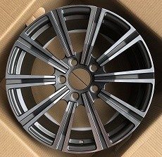 Кованые диски Ju-Tuning HJ0009 чёрный глянец R21 5x150 на Land Cruiser 200/105