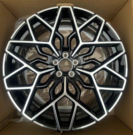 Кованые диски Ju-Tuning HJ0437 чёрный глянец R21–R22 5x108 на Jaguar, Volvo, Zeekr