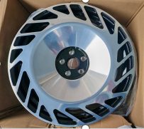 Кованые диски Ju-Tuning 8153 чёрный глянец полировка R20–R21 5x114.3 на Tesla 3/Y, BYD, Zeekr