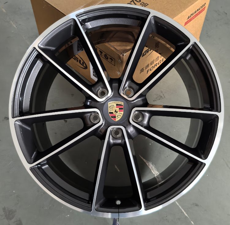 Кованые диски Ju-Tuning RGWC912 чёрный глянец R20 5x130 на Porsche Cayenne, Panamera