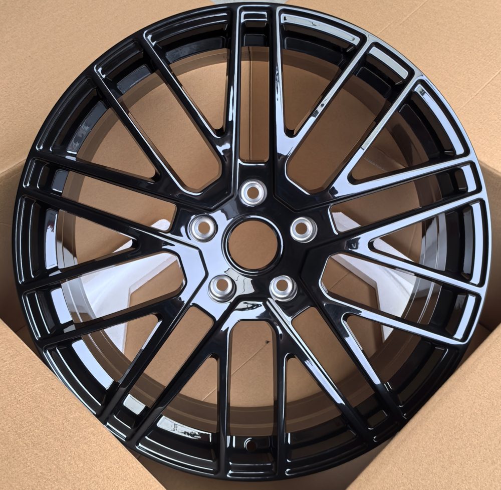 Кованые диски Ju-Tuning RGWC1041 чёрный мат R20 5x130 на Porsche Cayenne, Panamera