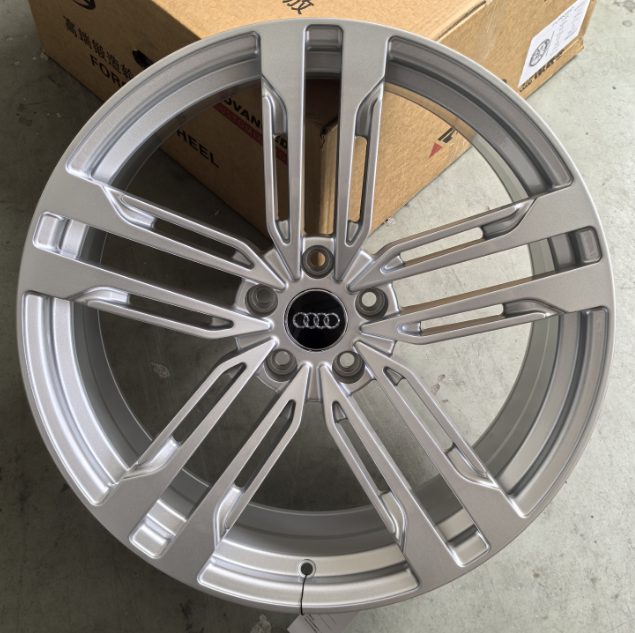 Кованые диски Ju-Tuning RGWC628 серебристый R20 5x112 на Audi A4-A8/Q7, VW