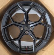 Кованые диски Ju-Tuning RGWC1104 чёрный глянец полированная лицевая часть R20 5x112 на Audi A4-A8/Q7, VW