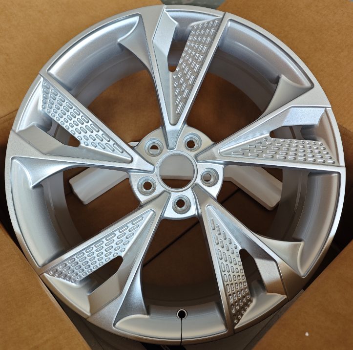 Кованые диски Ju-Tuning RGWC429 мелкозернистый серебристый металлик R19–R20 5x112 на Audi A4-A8/Q7, VW
