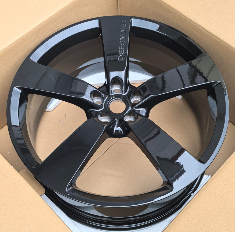 Кованые диски Ju-Tuning RGWA0133 чёрный глянец R22 5x120 на Range Rover, Defender