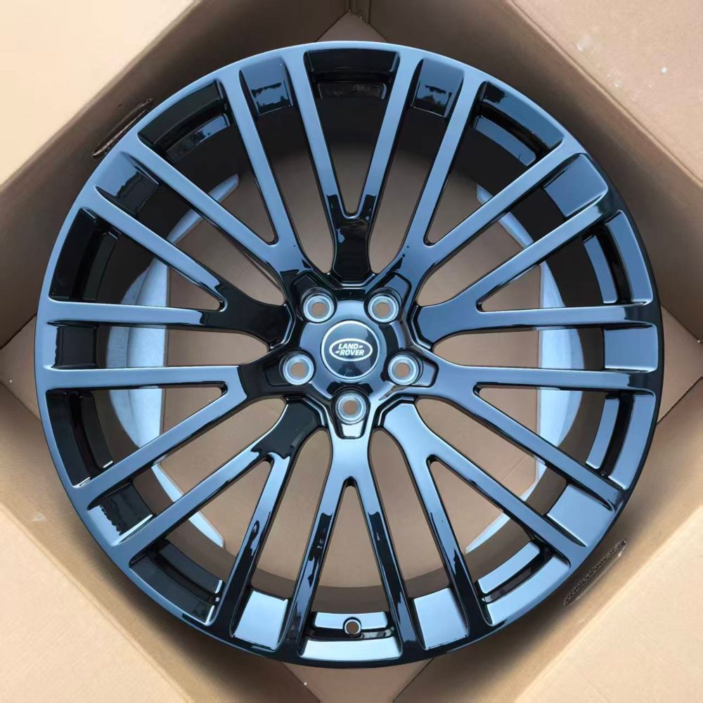 Кованые диски Ju-Tuning RGWA255715 чёрный глянец R22–R23 5x120 на Range Rover, Defender