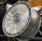 Кованые диски Ju-Tuning RGWC2001C серебристый R20–R22 5x120 на Range Rover, Defender
