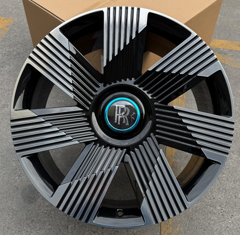 Кованые диски Ju-Tuning RGWA2023L чёрный глянец полированная лицевая часть R23 5x120 на Bentley, Rolls-Royce