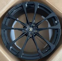 Кованые диски Ju-Tuning RGWC5631 чёрный глянец R23 5x130 на Bentley, Rolls-Royce