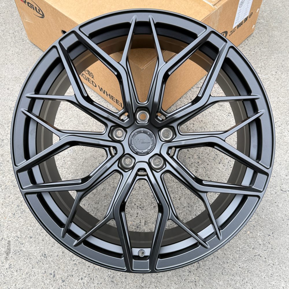 Кованые диски Ju-Tuning ANT003 чёрный мат R20–R21 5x120 на AITO, Li Auto, Xiaomi, Zeekr