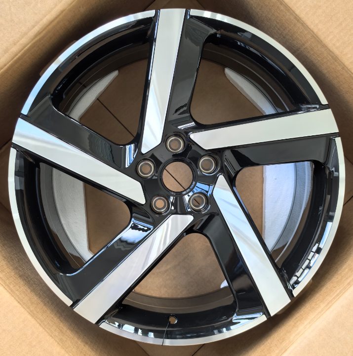 Кованые диски Ju-Tuning RGW2266R чёрный глянец R19–R21 5x114.3 на AITO, Li Auto, Xiaomi, Zeekr