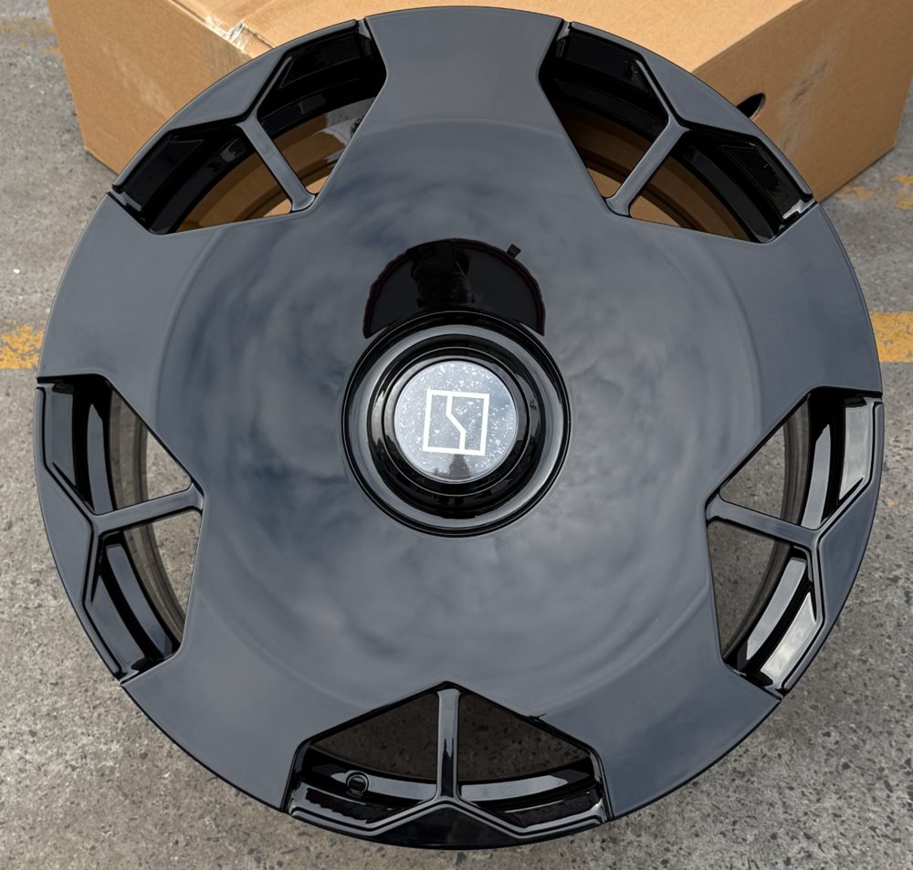 Кованые диски Ju-Tuning RGWC10925 чёрный R22 5x108 на Tesla, Zeekr, BYD