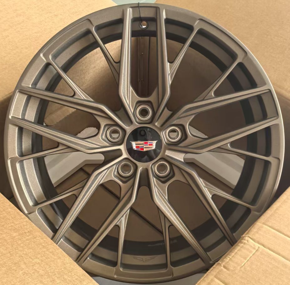 Кованые диски Ju-Tuning RGWC5627 матовая бронза R18 5x120 на Cadillac Escalade, Lincoln