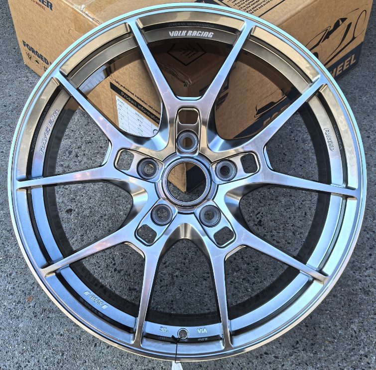 Кованые диски Ju-Tuning ZR01251 чёрный глянец повышенного блеска R18–R19 5x120 / 5x108