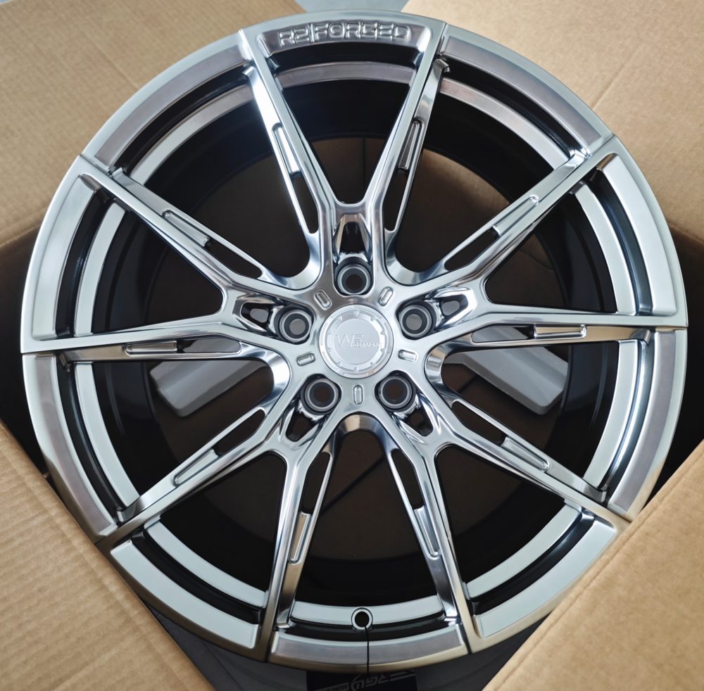 Кованые диски Ju-Tuning RGW332 чёрный глянец повышенного блеска R18 5x112