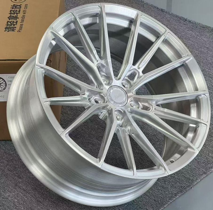 Кованые диски Ju-Tuning BRL8909 брашированное серебро R20 5x112